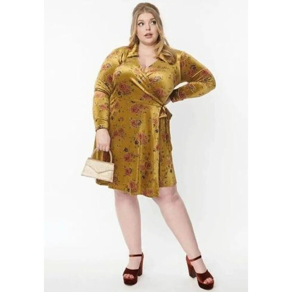 Unique Vintage Chartreuse & Red Rose Velvet Wrap Dress Retro-Style Holiday M New